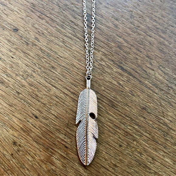 Jewelry - LAST ONE Silver feather statement necklace NWT